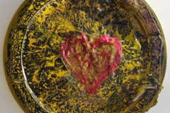 2019-02-06Herz-mit-gelb-schwarzem-RandB